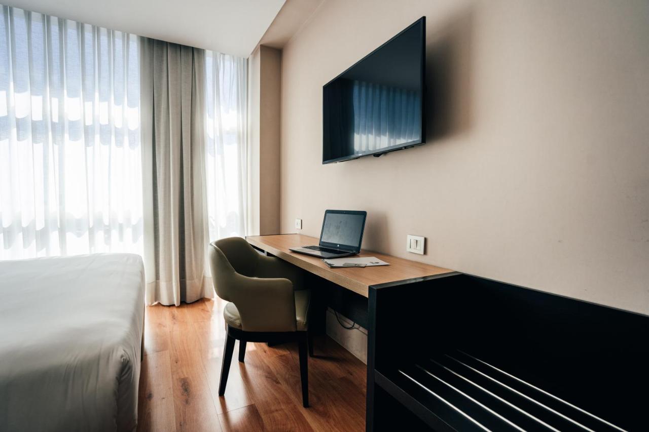 Palmaroga Hotel Asuncion, Tapestry Collection By Hilton Bagian luar foto