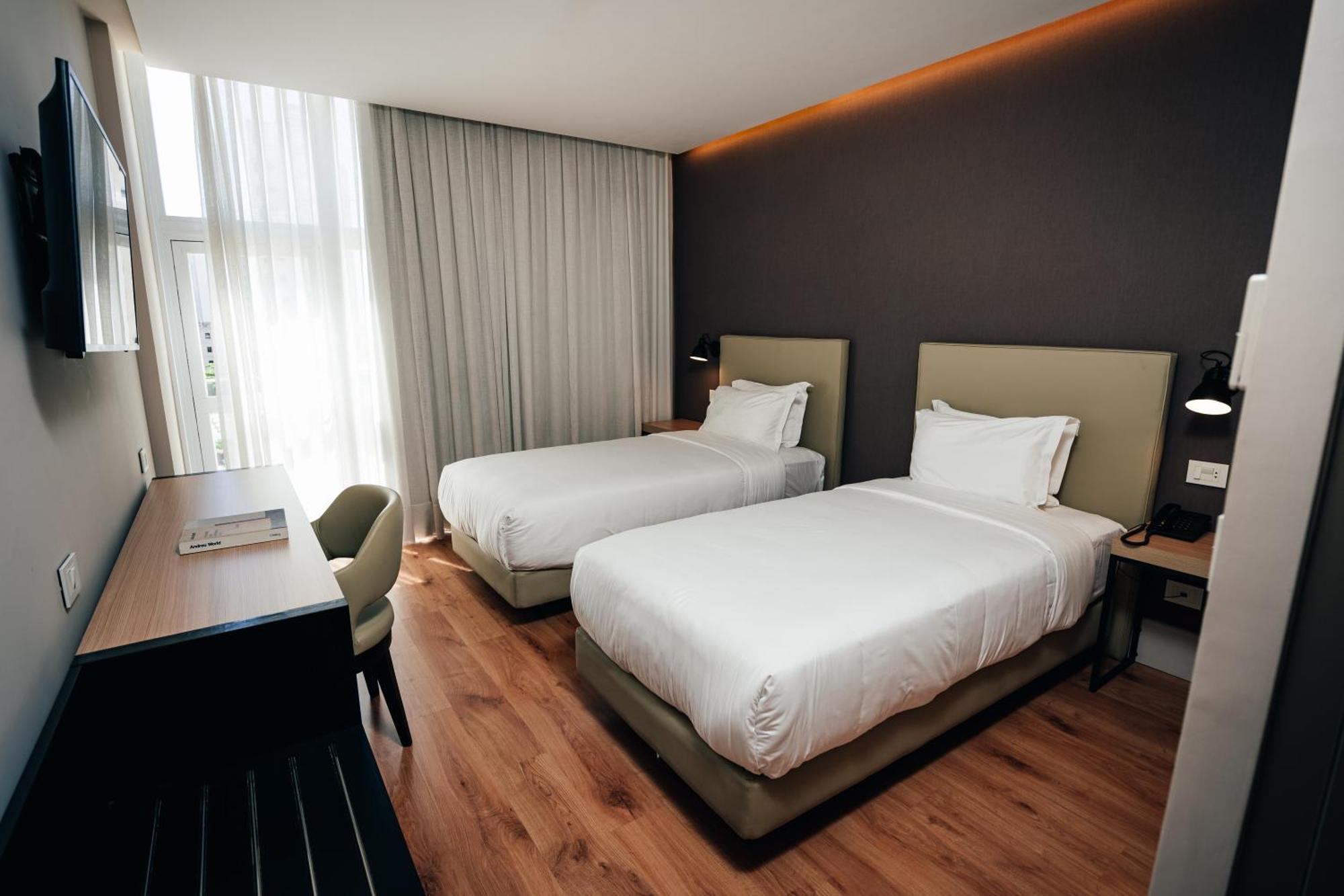 Palmaroga Hotel Asuncion, Tapestry Collection By Hilton Bagian luar foto
