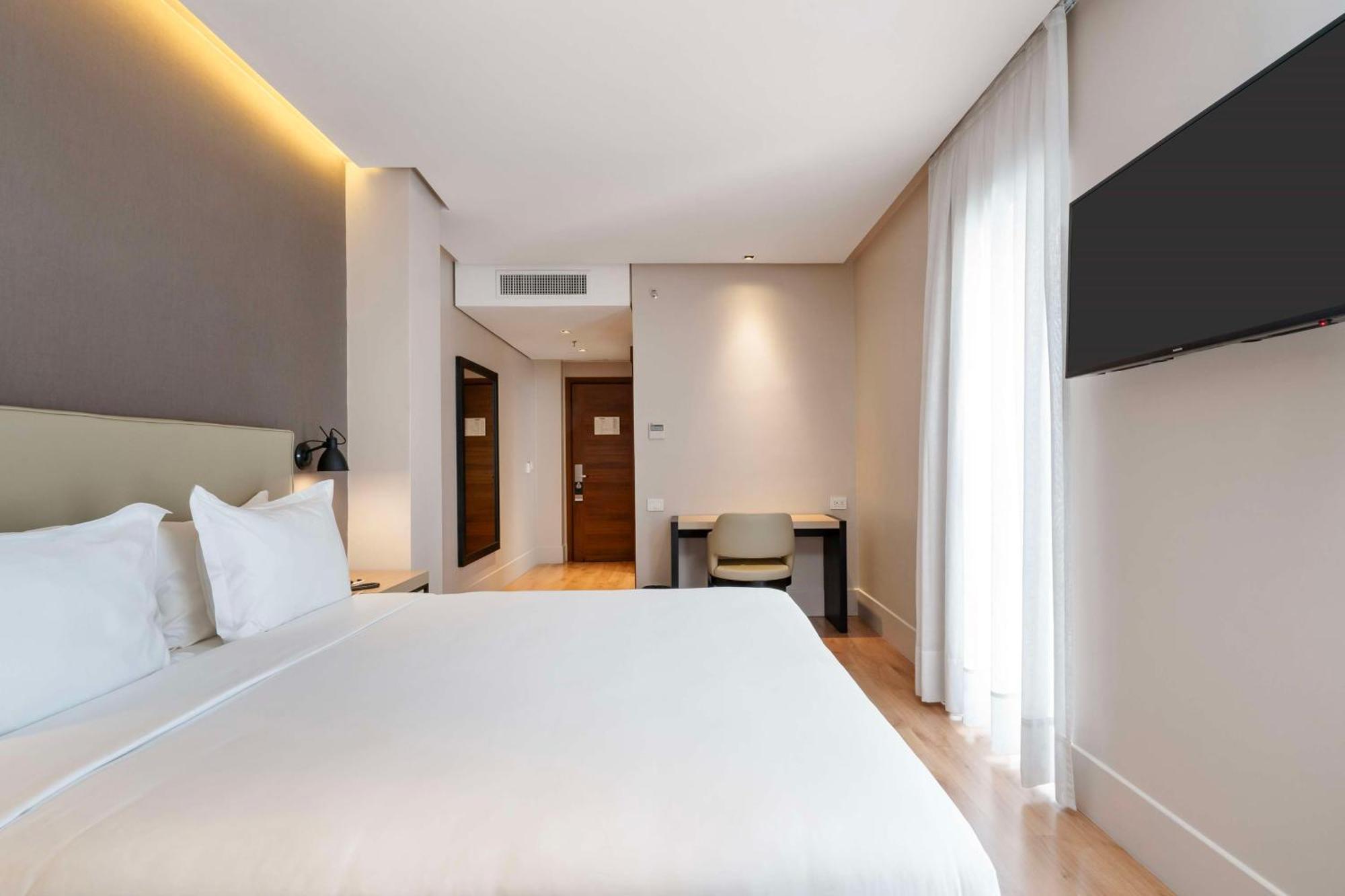 Palmaroga Hotel Asuncion, Tapestry Collection By Hilton Bagian luar foto